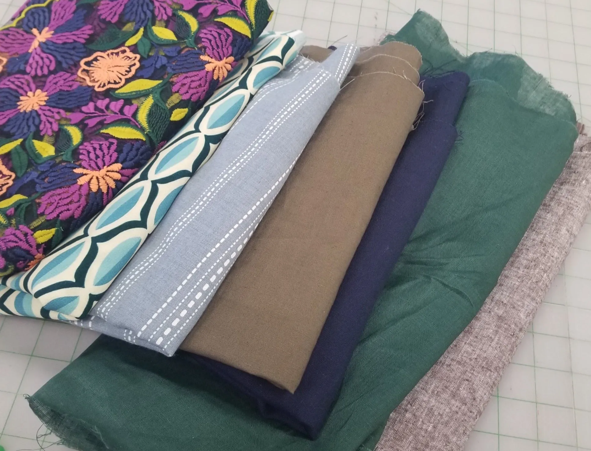 End of Bolt: 1.5 yards  of Designer Deadstock Lightweight Laundered Hunter Green 100% Linen Sheer Woven